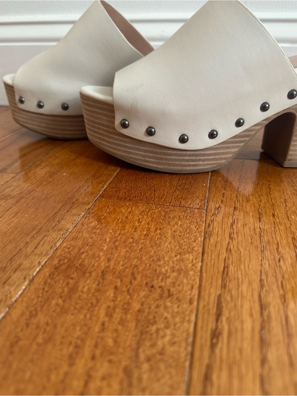 SHUSHOP Cream Platform Mule Sandals with Stud Accents size 9 - Picture 9 of 9